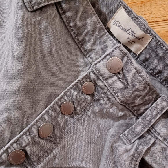 High Rise Midi Shorts - Picture 6 of 7